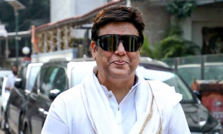 गोविंदा ने स्टेज पर लगाए ठुमके, डांस देख फैंस हुए दीवाने