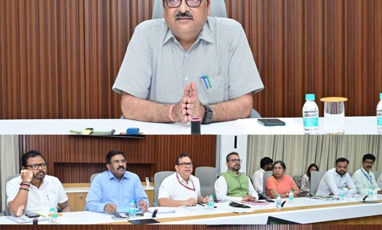 अबूझमाड़ में महुआ प्रसंस्करण के लिए बनेगा जनजातीय सहकारी मॉडल, संग्राहकों को हो रहा है सीधा ऑनलाइन भुगतान