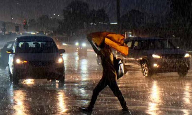 उमस-भरी-गर्मी-से-मिलेगी-राहत,-8-डिग्री-तक-लुढ़केगा-पारा;-तूफान-का-अलर्ट