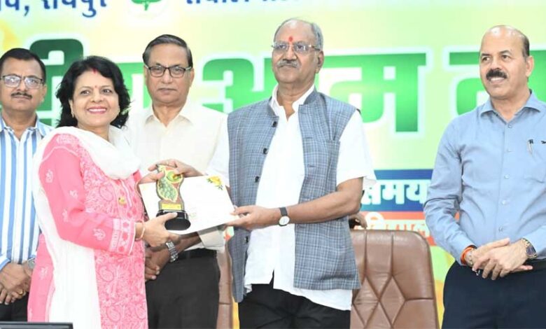 गांवों-में-अमराई-की-परंपरा-पुनर्जीवित-करने-की-जरूरत:-बृजमोहन-अग्रवाल