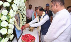 वैशाली-नगर-विधायक-रिकेश-सेन-के-निवास-पहुंचकर-व्यक्त-की-गहरी-संवेदना,-दिवंगत-आत्मा-की-शांति-के-लिए-की-प्रार्थना