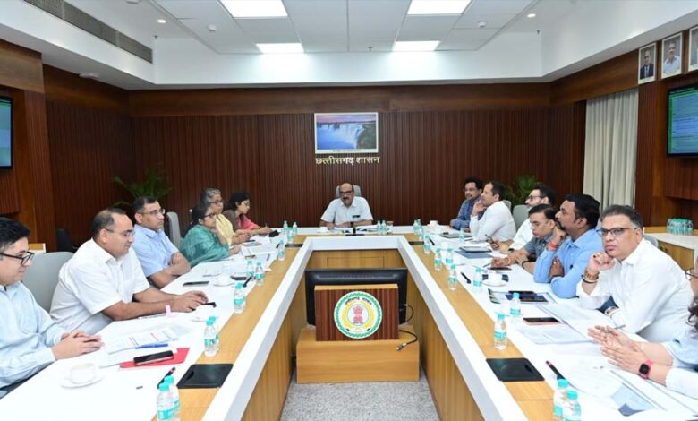 मुख्य सचिव ने की महत्वपूर्ण योजनाओं के क्रियान्वयन की समीक्षा, डेटा आधारित निगरानी पर जोर