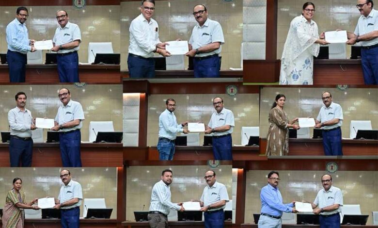 मुख्य सचिव ने ई-ऑफिस एवं समयबद्धता के लिए अधिकारी और कर्मचारियों को  दिए प्रशंसा पत्र