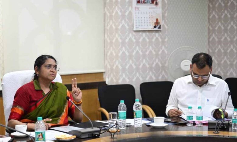 निकायों में सुशासन, जवाबदेही और जन सेवा को दें सर्वोच्च प्राथमिकता, नगरीय प्रशासन विभाग की सचिव  शंगीता आर. ने वीडियो कॉन्फ्रेसिंग से ली सभी 194 निकायों की बैठक