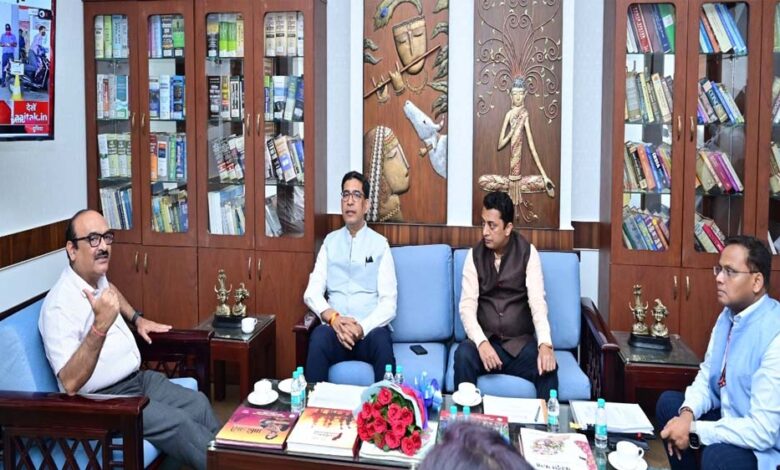 भारत सरकार के भूमि संसाधन सचिव ने छत्तीसगढ़ के मुख्य सचिव से की सौजन्य भेंट