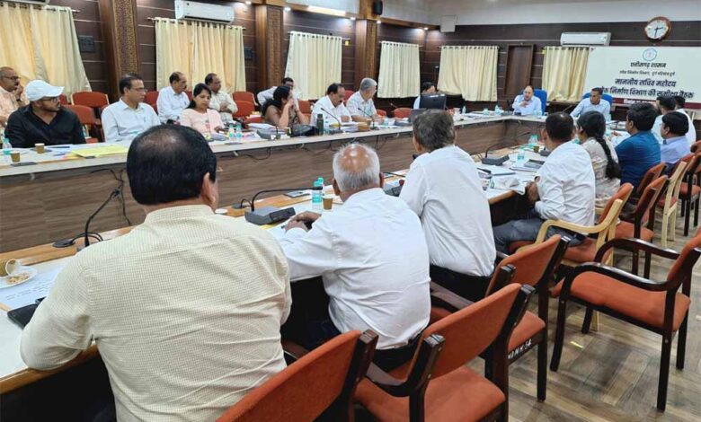 ‘सड़क खंडों के समग्र विकास की कार्ययोजना बनाकर करें काम, भविष्य की जरुरतों के अनुरूप एक साथ स्वीकृत कराएं फ्लाई-ओवर्स’