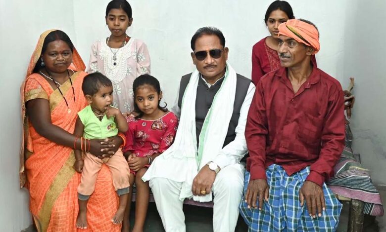 पक्के घर का सपना हुआ साकार : मुख्यमंत्री विष्णु देव साय ने लेमरू में हितग्राही धरम सिंह के नए आवास में कराया गृह प्रवेश
