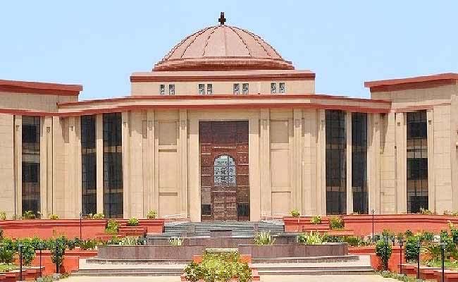 संविदाकर्मी को मनमाने ढंग से नहीं हटाया जा सकता: छत्तीसगढ़ हाईकोर्ट