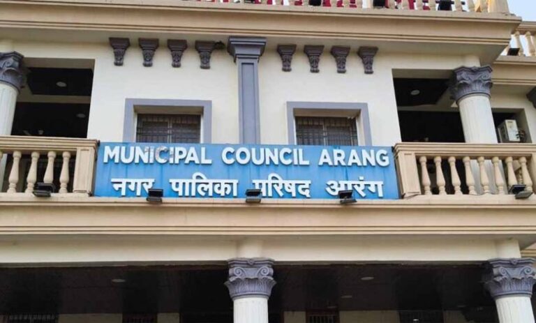 नगर-पालिका-अध्यक्ष-की-शिकायत-से-बढ़ा-विवाद,-आरंग-cmo-ने-आरोपों-को-बताया-निराधार