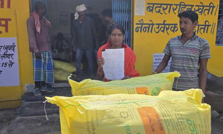 खरीफ-सीजन-से-पहले-किसानों-को-बड़ी-राहत,-सोसाइटियों-में-आसानी-से-मिल-रहा-खाद;-महिला-किसान-सरिता-ने-cm-विष्णु-देव-साय-का-जताया-आभार