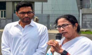 tmc-में-बगावत-की-अटकलों-के-बीच-ममता-बनर्जी-का-बड़ा-फैसला,-सभी-कमेटियां-भंग