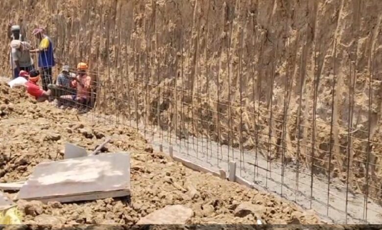100 साल पुराने पंडरीतराई तालाब का कायाकल्प: 78 लाख की लागत से बढ़ाई जा रही गहराई