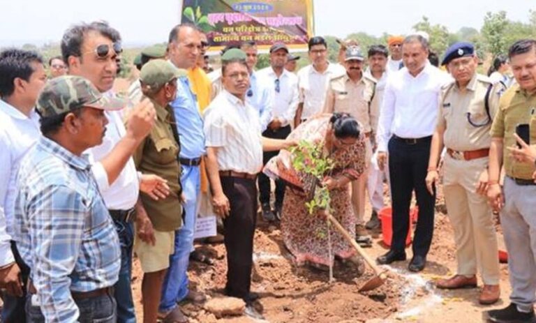 ग्लोबल-वार्मिंग-और-जलवायु-परिवर्तन-आज-की-सबसे-गंभीर-चुनौती-:-मंत्री-भूरिया