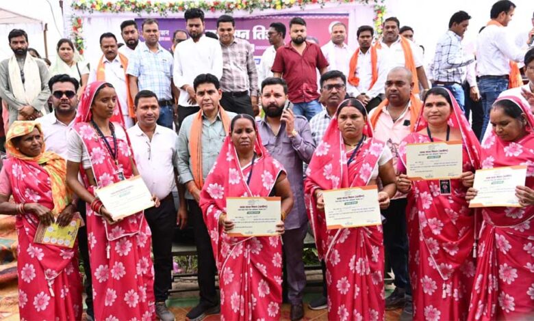 सुशासन का लक्ष्य जनता के काम समय पर पूरा करना, विभागीय योजनाओं से आर्थिक रूप से सशक्त बनें ग्रामीणरू राजस्व मंत्री  टंक राम वर्मा