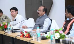 उप-मुख्यमंत्री-अरुण-साव-ने-स्वच्छता-दीदियों-के-नियमित-स्वास्थ्य-जांच-और-सुरक्षा-किट-प्रदान-करने-के-दिए-निर्देश