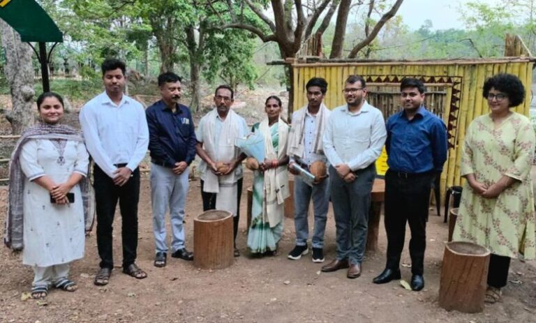 सुकमा-के-आदिवासी-किसान-के-बेटे-बारसे-रोशन-ने-jee-एडवांस-में-गाड़े-झंडे