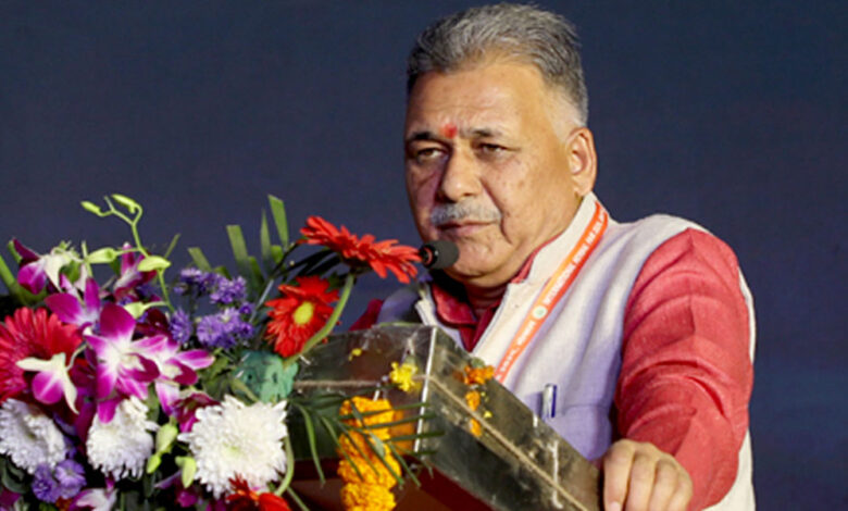आयुर्वेद-और-योग-को-जन-जन-तक-पहुँचाकर-स्वस्थ-समाज-का-निर्माण-करें:-आयुष-मंत्री-परमार