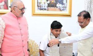 श्रीलंका-दौरे-के-लिए-भारतीय-अंडर-19-महिला-क्रिकेट-टीम-की-उपकप्तान-बनीं-महक-नरवासे-:-मुख्यमंत्री-विष्णु-देव-साय-ने-किया-सम्मानित