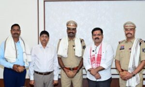 रायपुर-:-शौर्य-चक्र-से-सम्मानित-वीर-जवानों-से-मिले-उप-मुख्यमंत्री-विजय-शर्मा