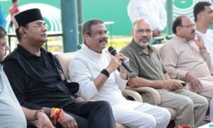 केंद्रीय-शिक्षा-मंत्री-प्रधान-ने-शूटिंग-अकादमी-में-खिलाड़ियों-से-किया-संवाद