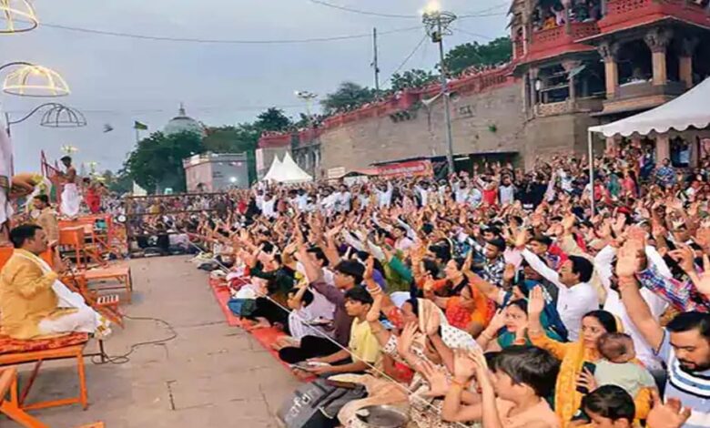 उज्जैन-रामघाट-पर-अनोखी-पहल,-तीर्थ-पुरोहित-दक्षिणा-में-मांग-रहे-शिप्रा-को-स्वच्छ-रखने-का-संकल्प
