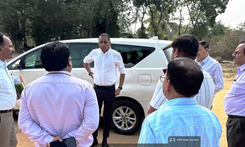 लोक-निर्माण-विभाग-के-सचिव-ने-मेडिकल-कॉलेज-के-कार्यों-का-किया-निरीक्षण,-तेजी-से-काम-पूरा-करने-कहा