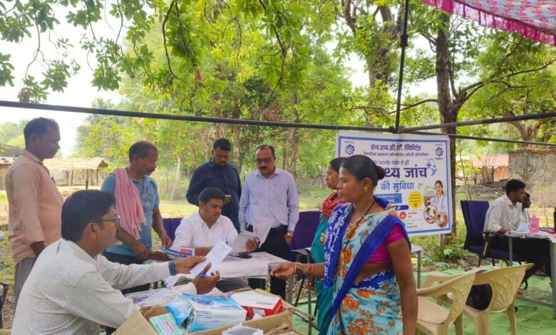 एनएमडीसी-की-csr-पहल:-दंतेवाड़ा-के-10-गांवों-में-निःशुल्क-स्वास्थ्य-शिविर-से-सैकड़ों-ग्रामीण-लाभान्वित