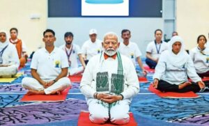 कोलकाता-में-योग-दिवस-पर-बन-सकता-है-नया-रिकॉर्ड,-पीएम-मोदी-के-साथ-10-लाख-लोगों-के-योग-करने-का-दावा