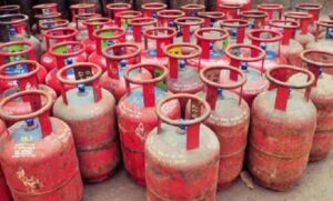 png-कनेक्शन-वालों-के-लिए-बड़ा-नियम,-30-दिन-में-lpg-कनेक्शन-सरेंडर-जरूरी