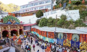 वैष्णो-देवी-यात्रा-ने-तोड़ा-रिकॉर्ड,-22-जून-तक-50.70-लाख-श्रद्धालुओं-ने-किए-दर्शन,-10-लाख-से-ज्यादा-की-बढ़ोतरी