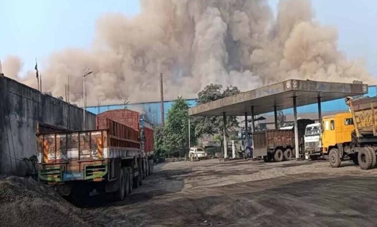 रायगढ़-इस्पात-संयंत्र-में-फर्नेस-ब्लास्ट,-4-मजदूर-घायल;-मौके-पर-मची-अफरा-तफरी
