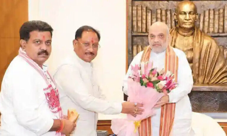 बस्तर-में-विकास-और-जनविश्वास-का-मजबूत-हो-रहा-है-आधार:-केंद्रीय-गृहमंत्री-अमित-शाह-से-मिले-मुख्यमंत्री-विष्णुदेव-साय