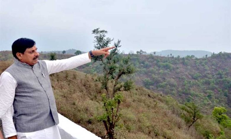 मुख्यमंत्री डॉ. यादव ने बैतूल के हिल स्टेशन कुकरू में देखा सनसेट पॉइंट
