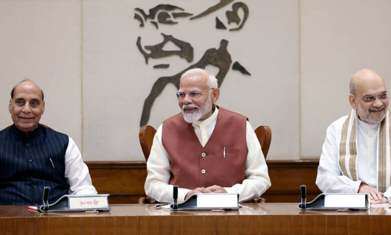 PM मोदी की कैबिनेट में हो सकता है बड़ा फेरबदल, कौन होगा बाहर और किन नए चेहरों को मिल सकता है मौका?