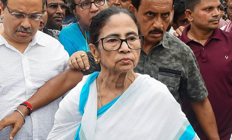 ममता बनर्जी को हाईकोर्ट से बड़ा झटका, TMC के अकाउंट फ्रीज मामले में तत्काल सुनवाई से इनकार