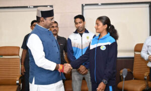 एशियन-गेम्स-के-लिए-क्वालीफाई-करने-वाले-खिलाड़ियों-से-टीटी.-नगर-स्टेडियम-में-मिले-मंत्री-सारंग