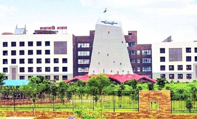 छत्तीसगढ़ में बड़ा प्रशासनिक फेरबदल: 19 राज्य प्रशासनिक सेवा अधिकारियों के तबादले, इंद्रजीत बर्मन बने स्वास्थ्य संचालक